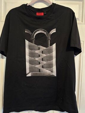 HUGO Black Short Sleeve Tee with Monochrome Architectural Print